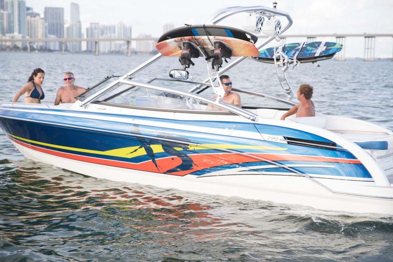 su kayağı teknesi Formula XS 240