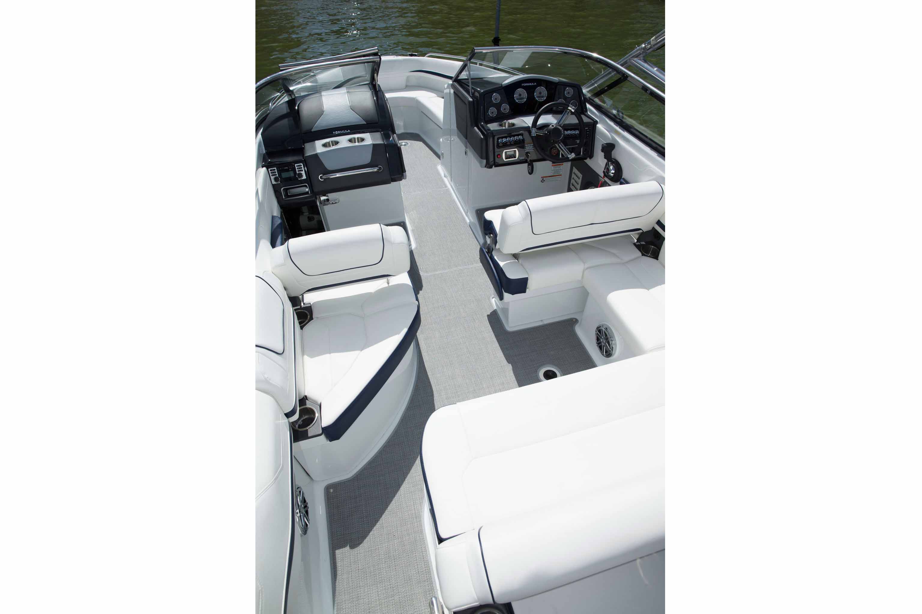 Formula BR240 Tekne güvertesi