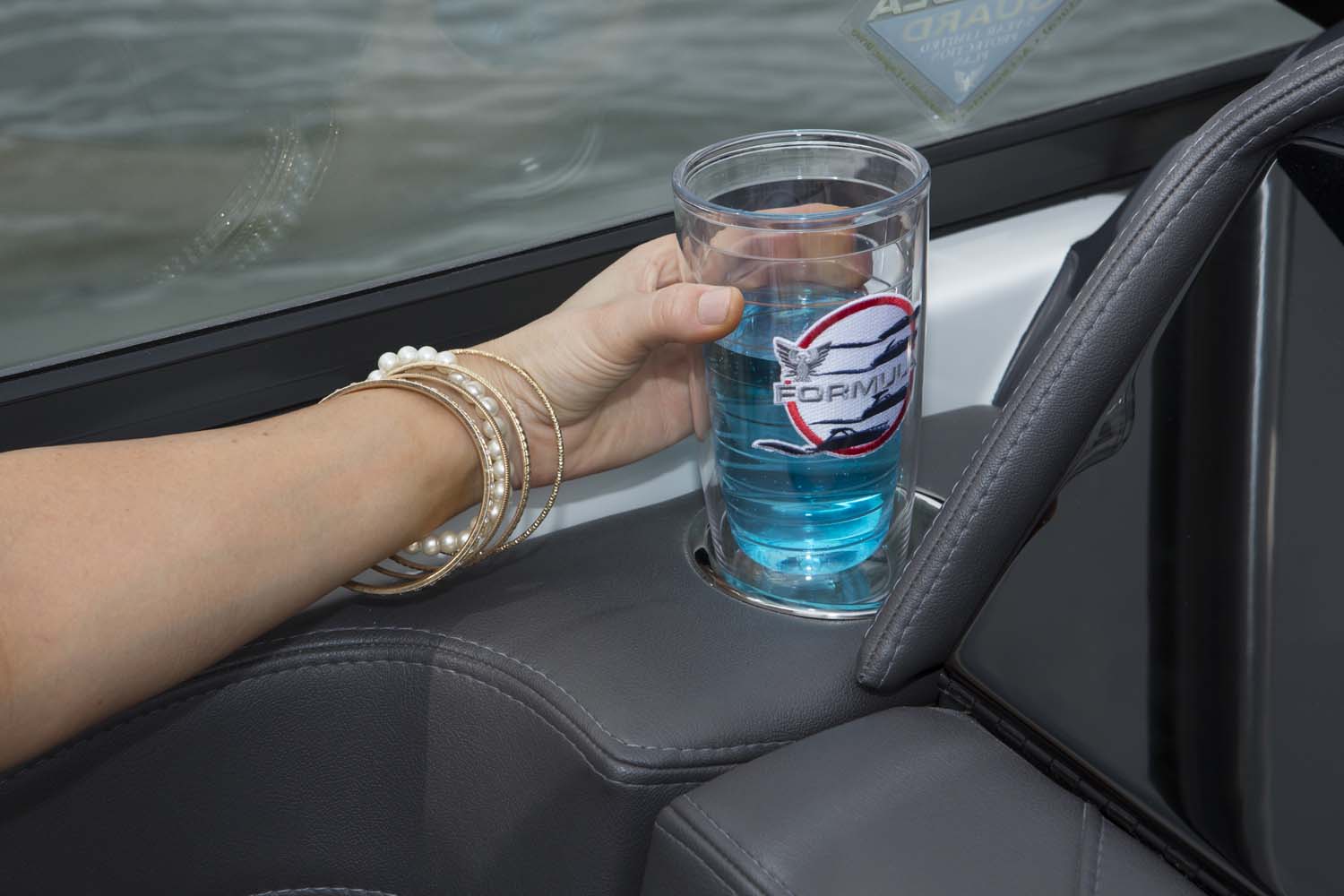 Tekne bardaklık FORMULA BR270