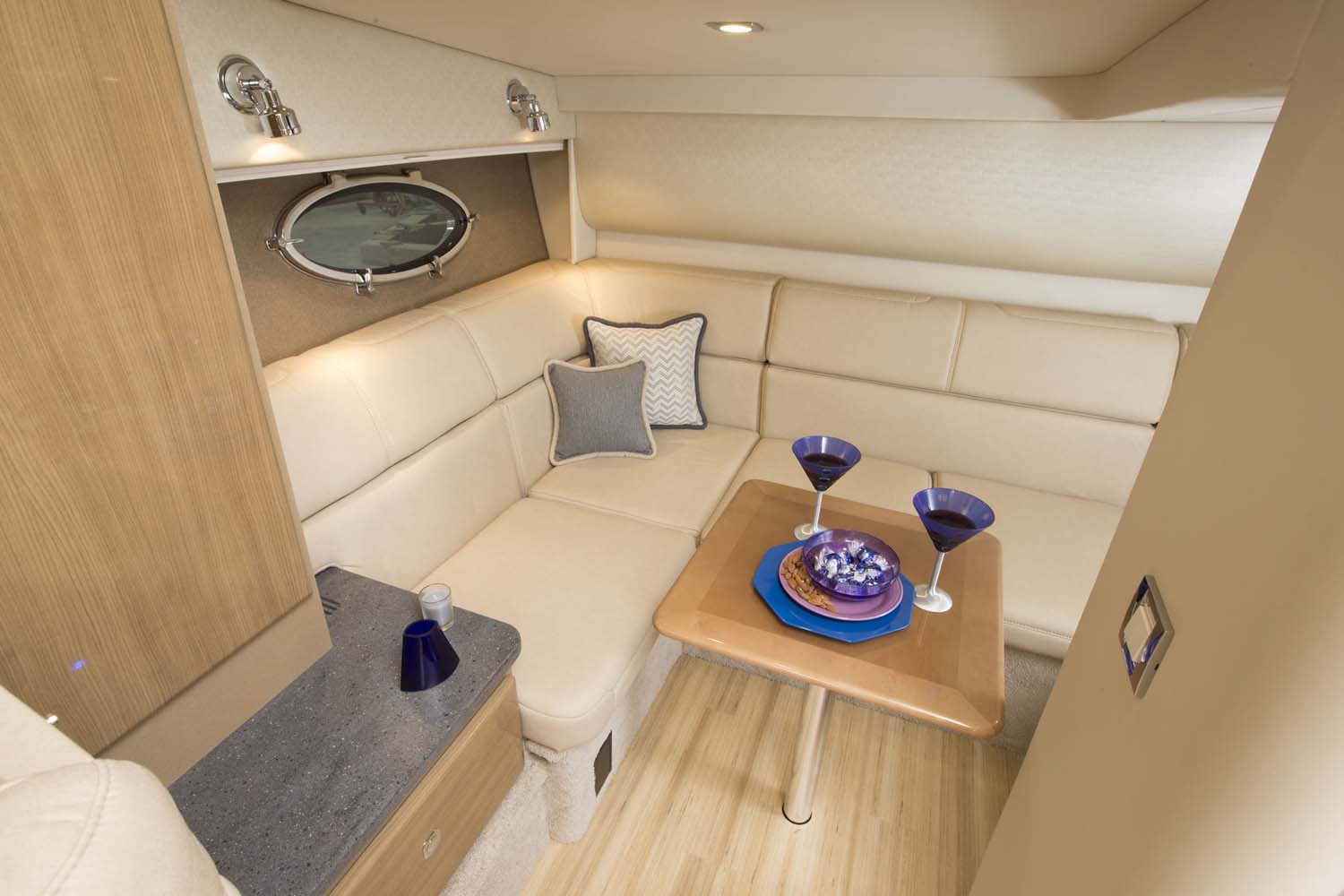 Arka kamara 37 PC Formula yat