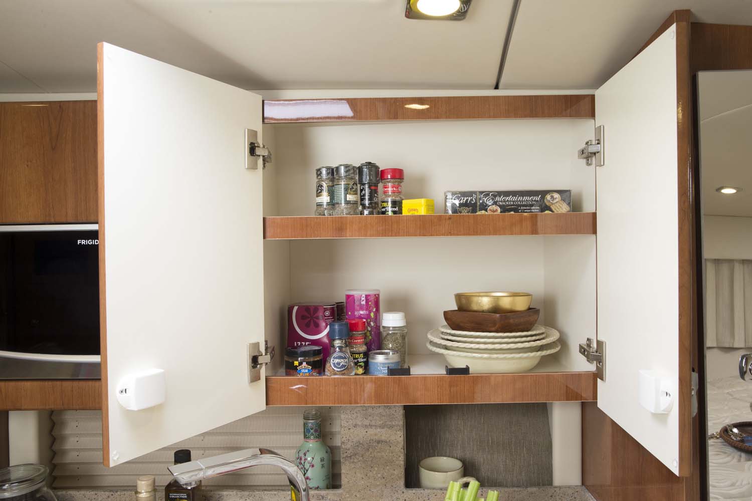 Formula 34 PC yat mutfak dolabı