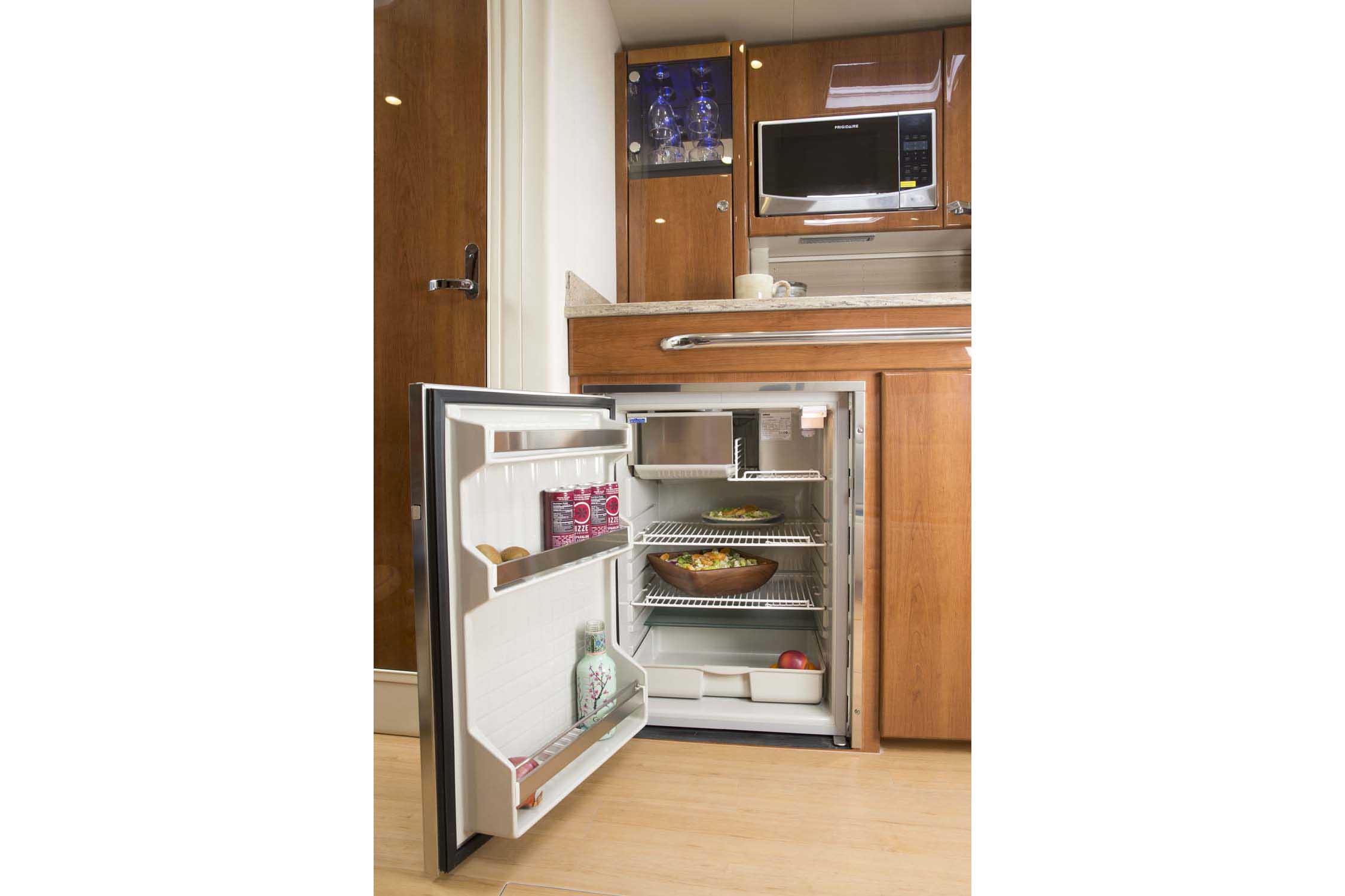 Motoryat buzdolabı FORMULA