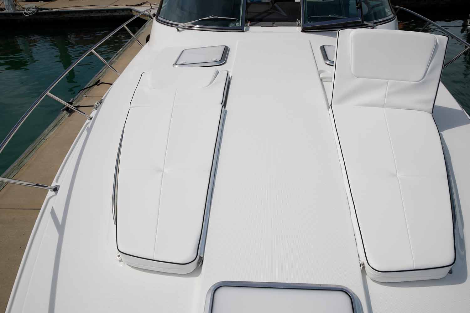 Tekne şezlong Formula 37 PC