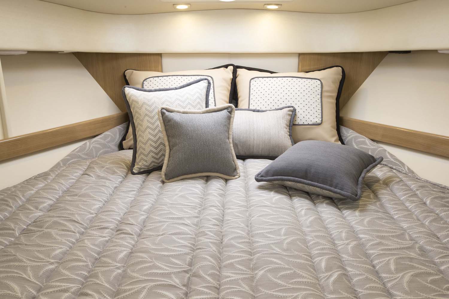 Yat Master kabin Formula 37 PC