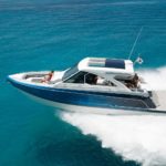 Süratli motoryat Formula 380 SSC