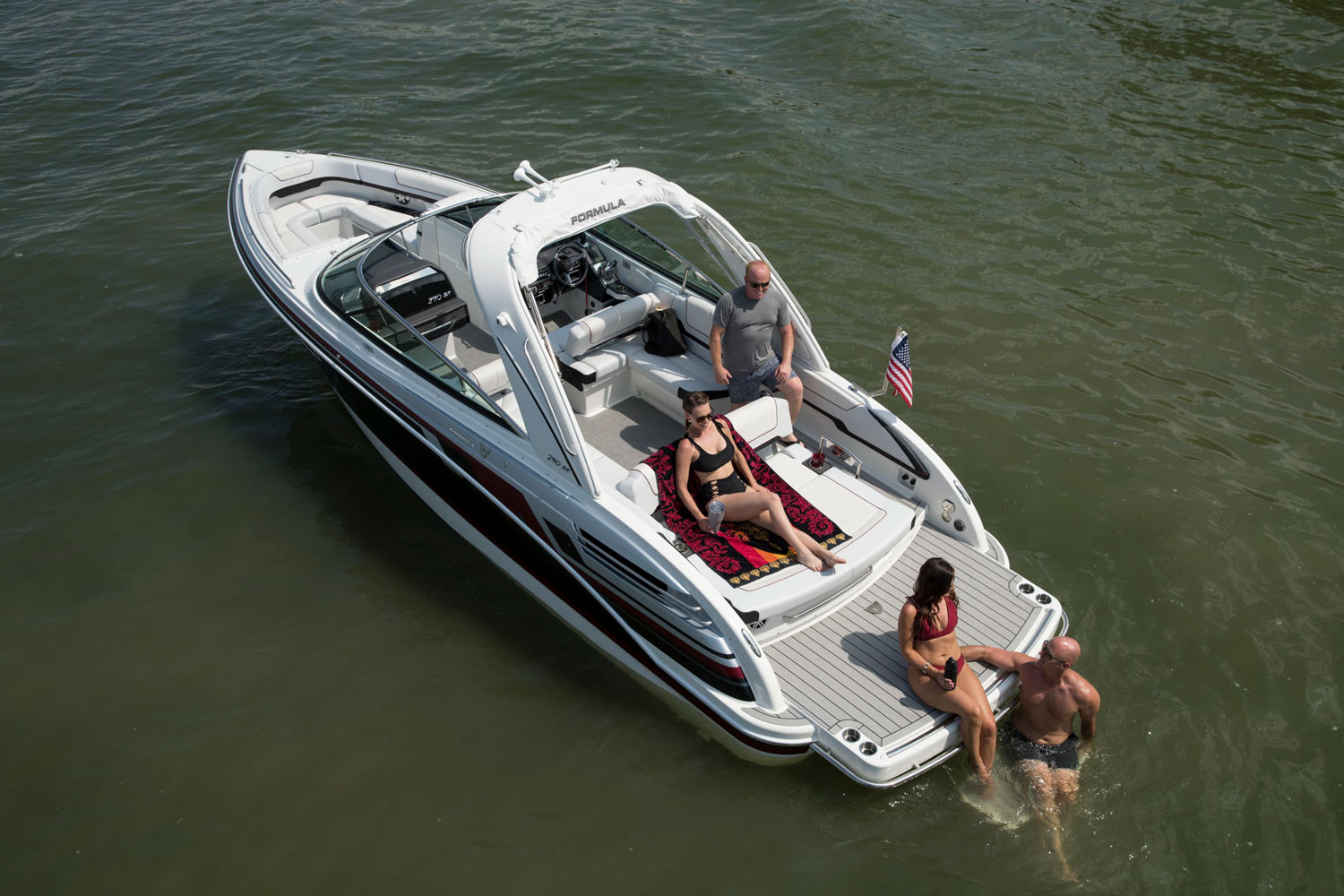 Aile gezi teknesi FORMULA 290 BR