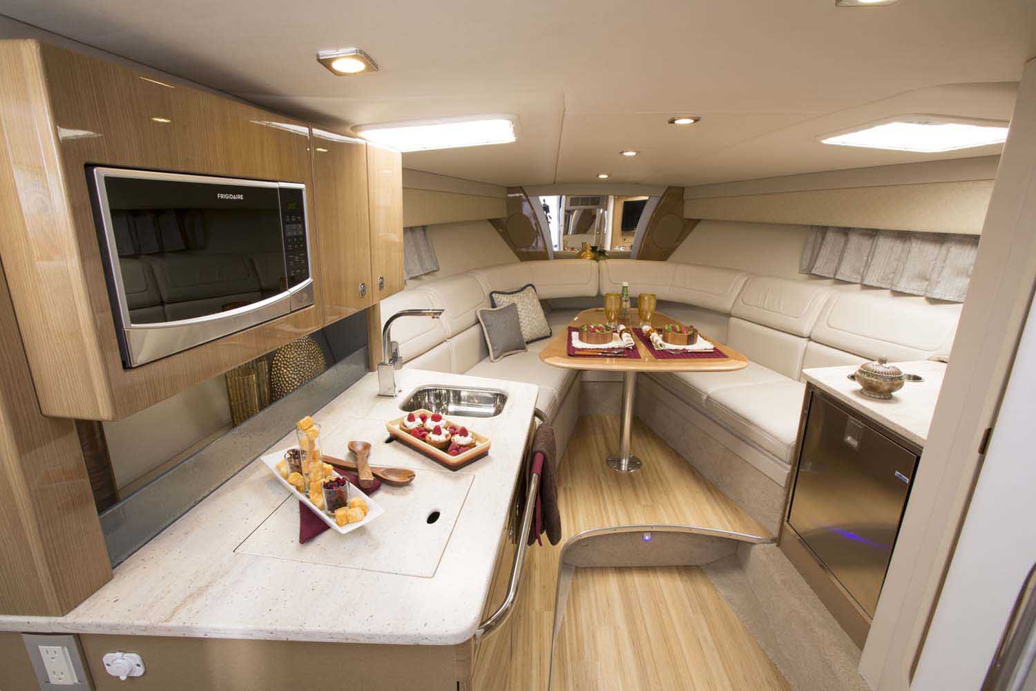 Kamaralı tekne Sun Sport - FORMULA 350