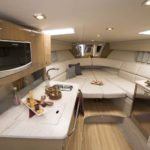 Ultraleather deri kaplı koltuk ve çift kişilik yatak