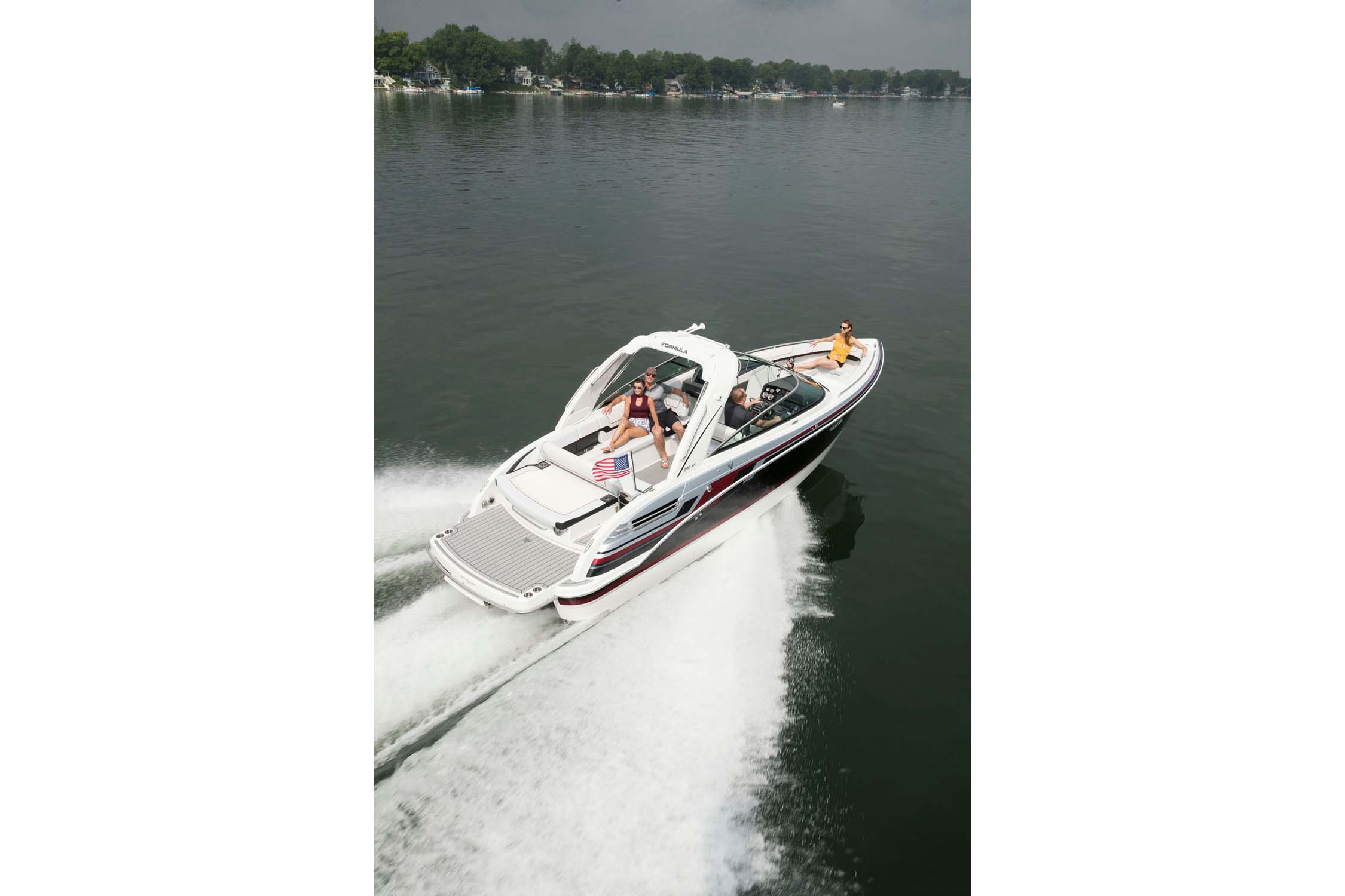 Su sporları ve Aile tipi gezi teknesi Formula 290 BR -b