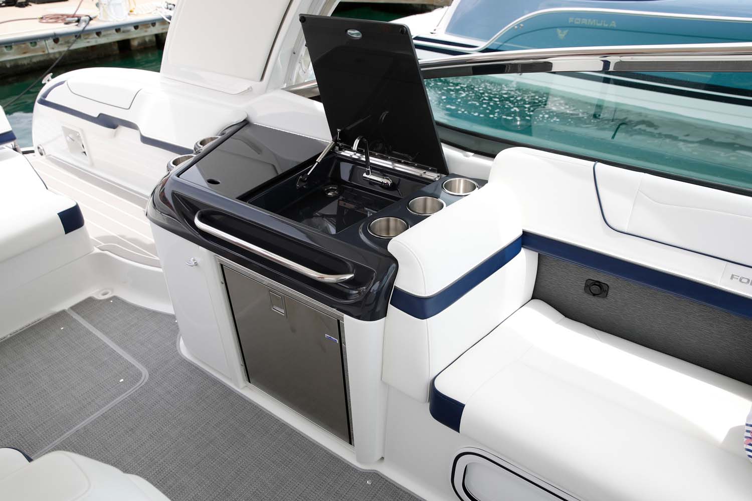 Tekne buzdolabı ve evye -FORMULA wetbar