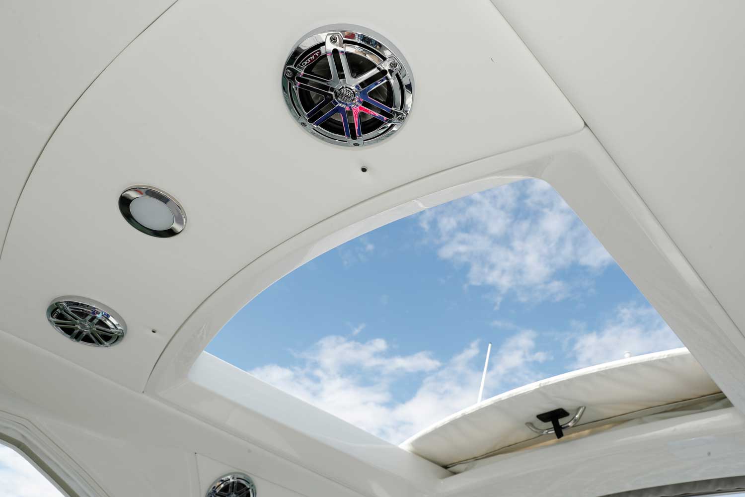 Gündüz dha fazla güneş,gece daha fazla yıldız